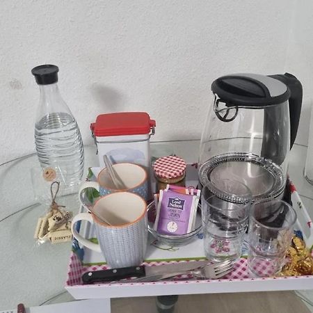 Ferienzimmer Bei Thomas - Gemuetliches Schlaf- Und Wohnzimmer Mit Modernem Bad Ulma Esterno foto
