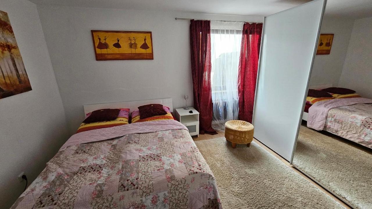Ferienzimmer Bei Thomas - Gemuetliches Schlaf- Und Wohnzimmer Mit Modernem Bad Ulma Esterno foto