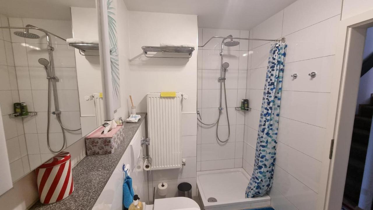 Ferienzimmer Bei Thomas - Gemuetliches Schlaf- Und Wohnzimmer Mit Modernem Bad Ulma Esterno foto